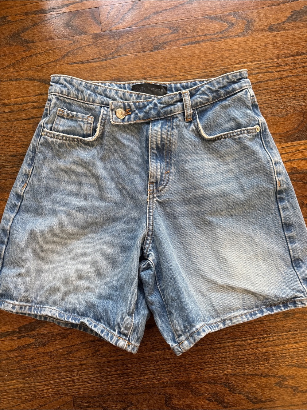 Zara Woman’s Denim Shorts size US 2